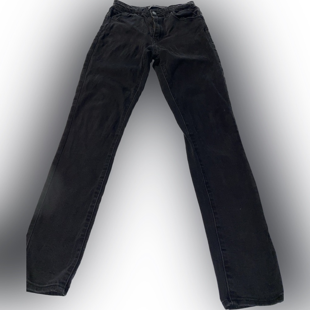 Levi’s, 27 , black jeans